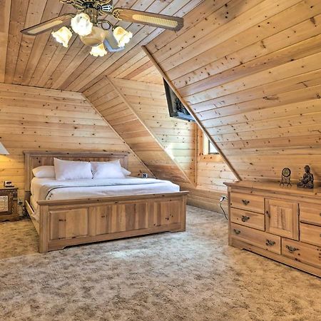 Rustic Duck Creek Village Cabin With Fire Pit! Exterior foto